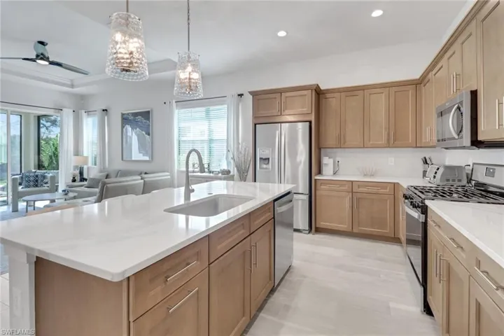 9044  Saint Lucia  DR, Naples, FL 34114