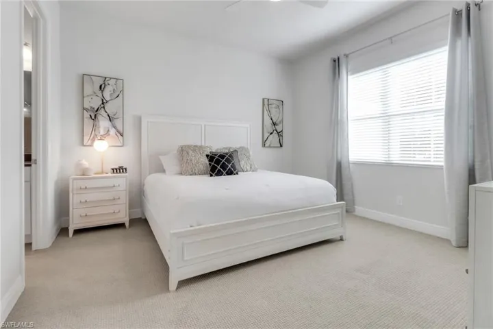 9044  Saint Lucia  DR, Naples, FL 34114