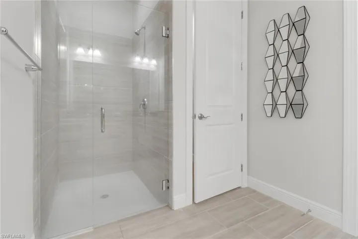 9044  Saint Lucia  DR, Naples, FL 34114