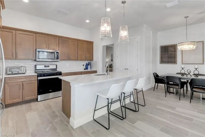 9044  Saint Lucia  DR, Naples, FL 34114