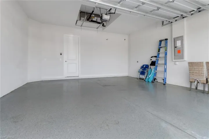 9044  Saint Lucia  DR, Naples, FL 34114