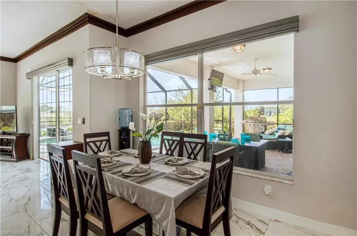 Eat in kitchen area