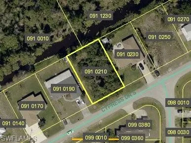 8309  Cypress S DR, Fort Myers, FL 33967