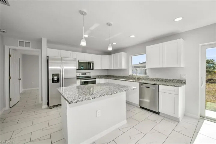 8022  Melody  CIR, Labelle, FL 33935