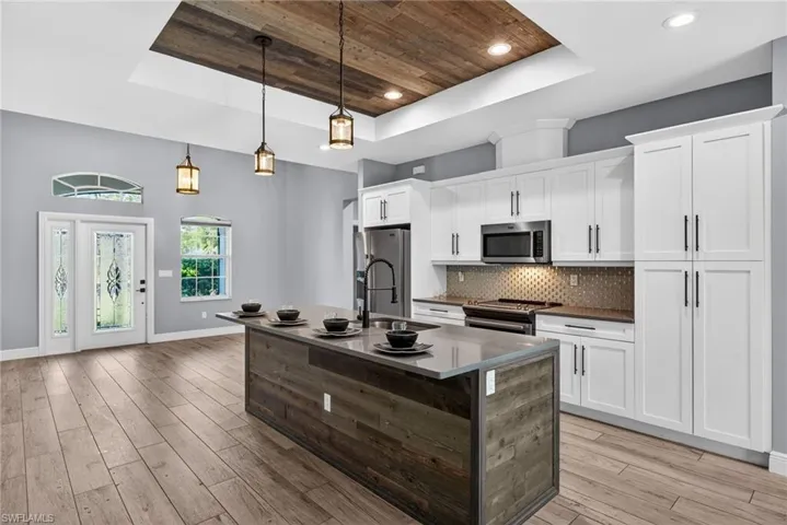 2131 22nd Ave Ne, Naples, Florida 34120