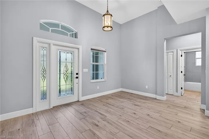 2131 22nd Ave Ne, Naples, Florida 34120