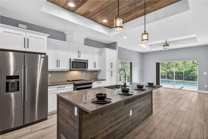 2131 22nd Ave Ne, Naples, Florida 34120