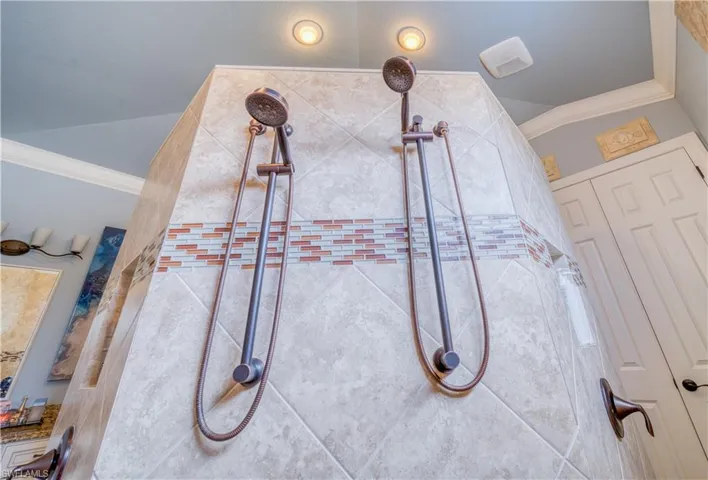 Double shower heads