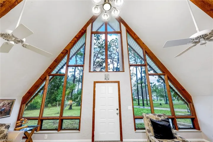 Details with ceiling fan