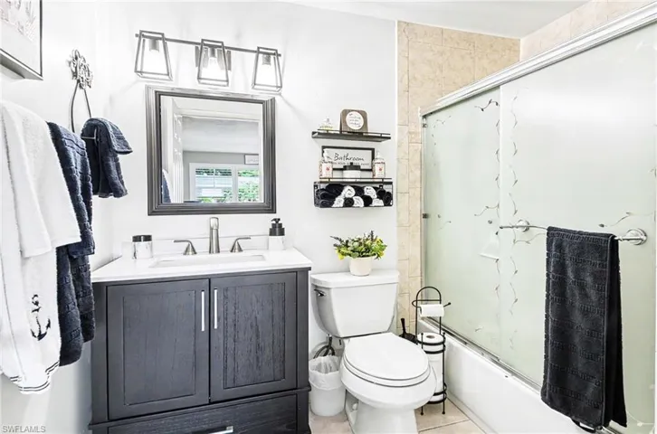 20 Maui Cir 20, Naples, Florida 34112