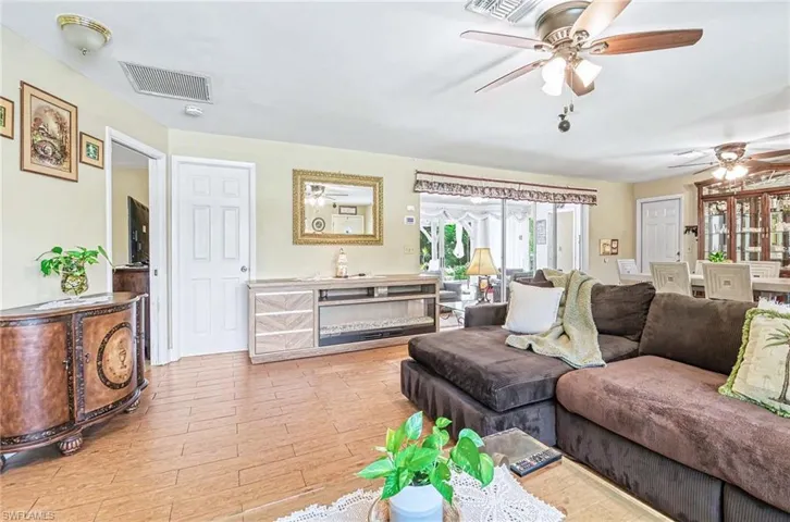 20 Maui Cir 20, Naples, Florida 34112