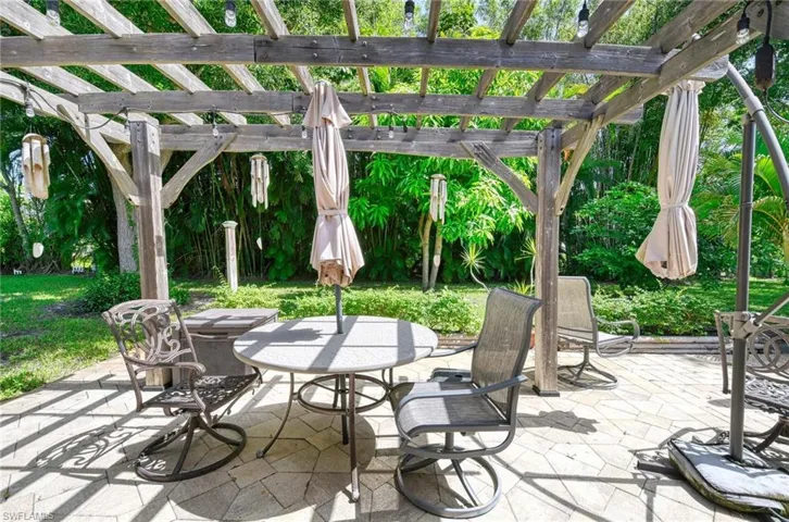 20 Maui Cir 20, Naples, Florida 34112