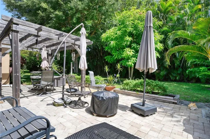 20 Maui Cir 20, Naples, Florida 34112