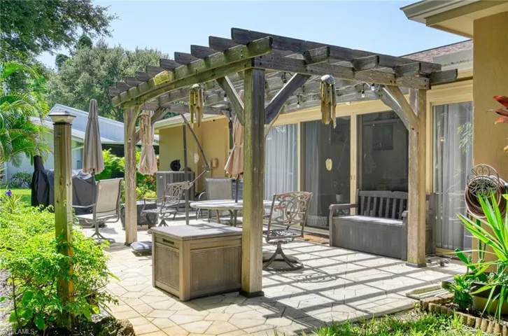 20 Maui Cir 20, Naples, Florida 34112
