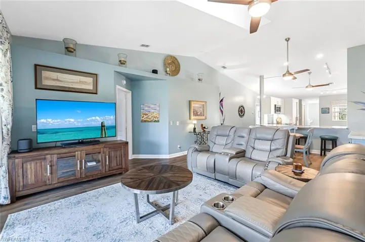 Spacious living room