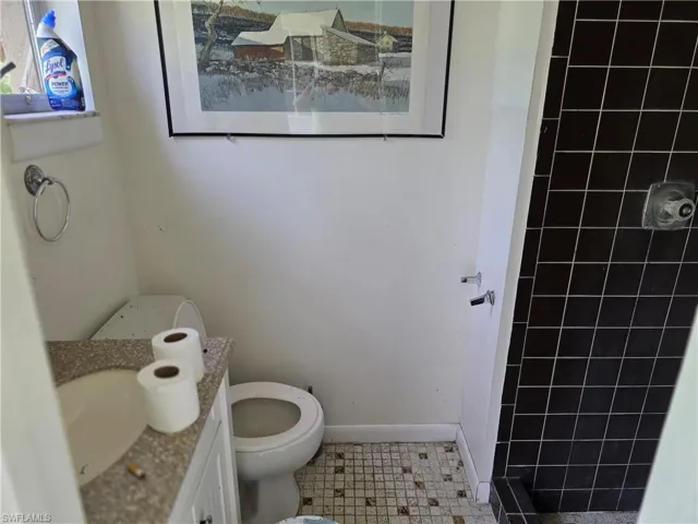 4756 Skates Cir, Fort Myers, Florida 33905