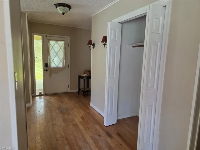 4756 Skates Cir, Fort Myers, Florida 33905