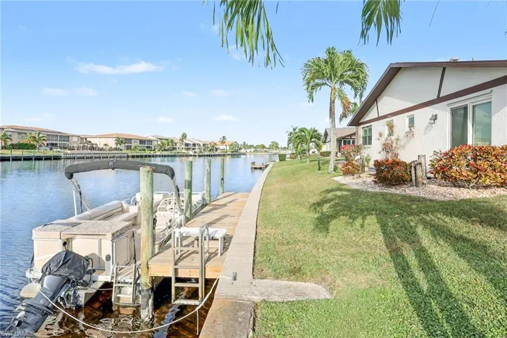 4528 Se 5th Pl 8, Cape Coral, Florida 33904