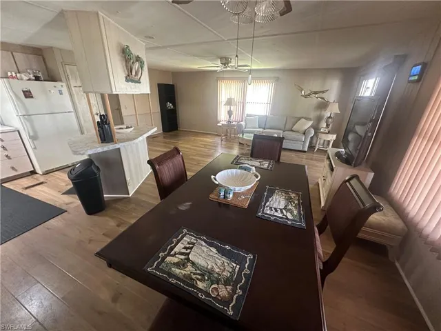 From dining area with overview of kitchen and living room.
