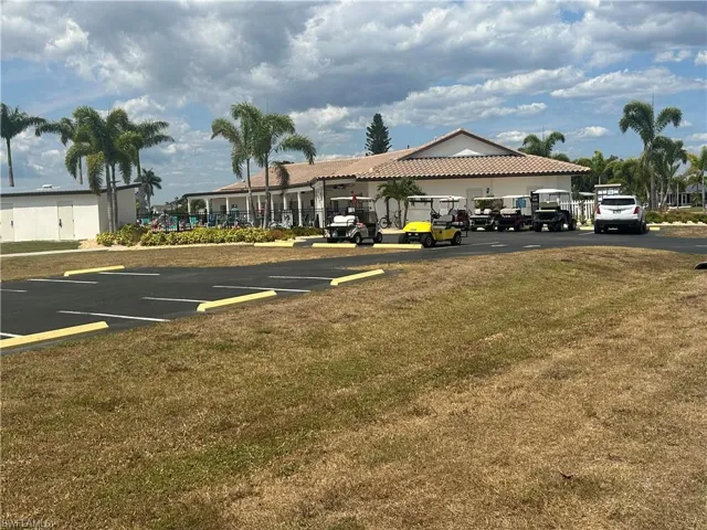 View of Vizcaya Lakes Clubhouse