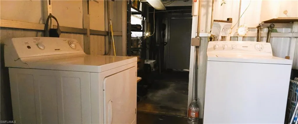 Laundry room with independent washer and dryer