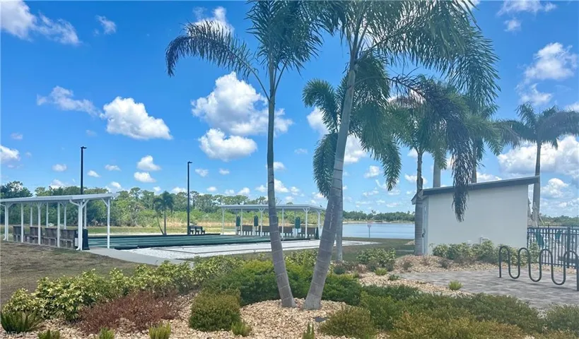 Abundance of recreation, fishing, activity at the Vizcaya Lakes Community Center