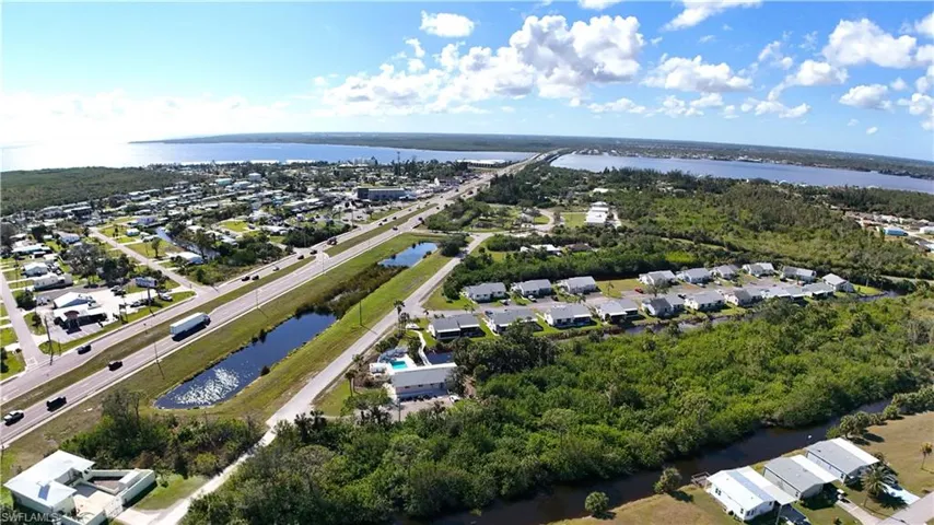 Aerial view of property and surrounding area including the near by Myakka River