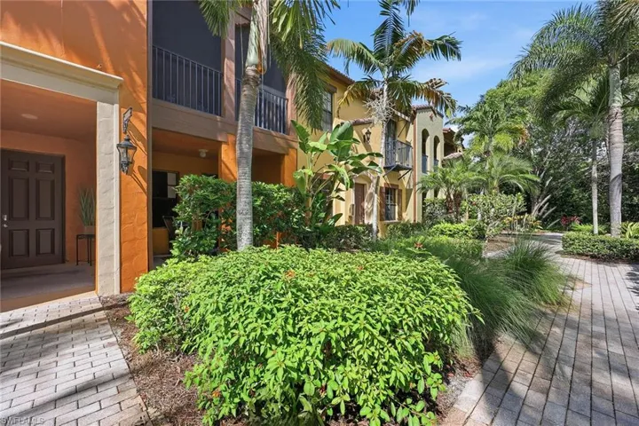 9126 Chula Vista St 12303, Naples, Florida 34113