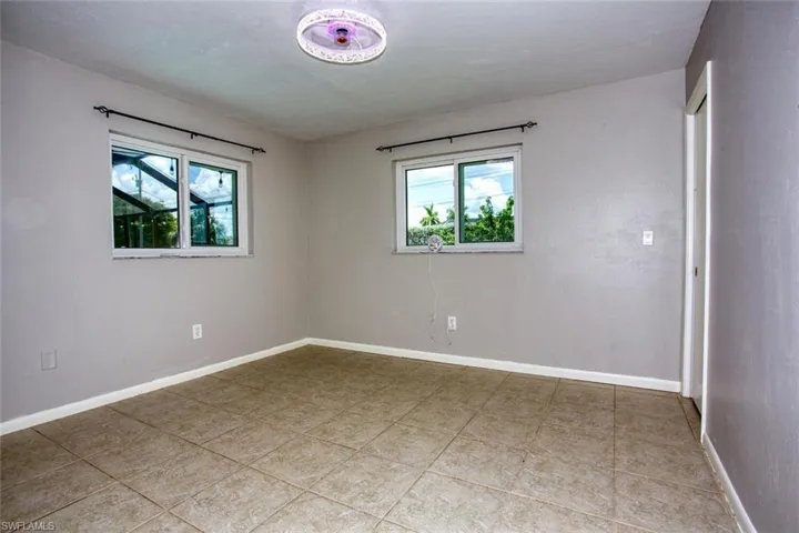 1918 NE 3rd  ST, Cape Coral, FL 33909