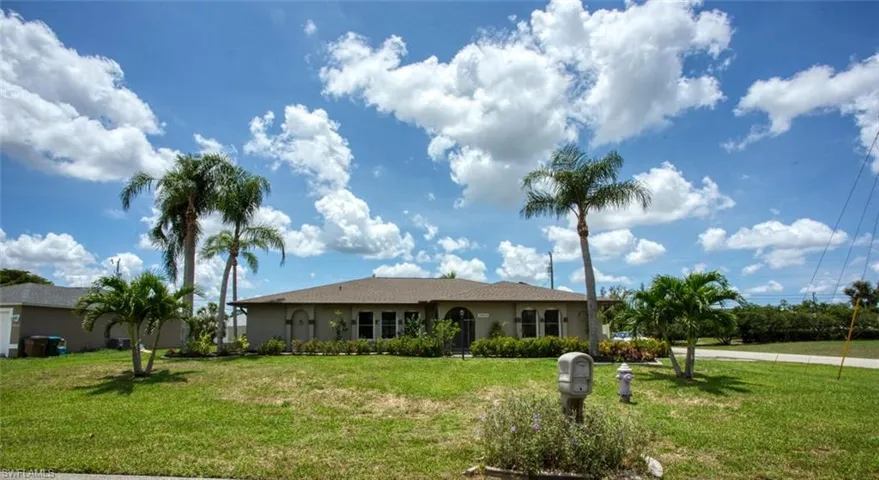 1918 NE 3rd  ST, Cape Coral, FL 33909