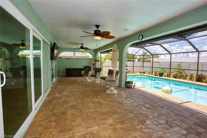1918 NE 3rd  ST, Cape Coral, FL 33909