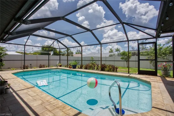 1918 NE 3rd  ST, Cape Coral, FL 33909