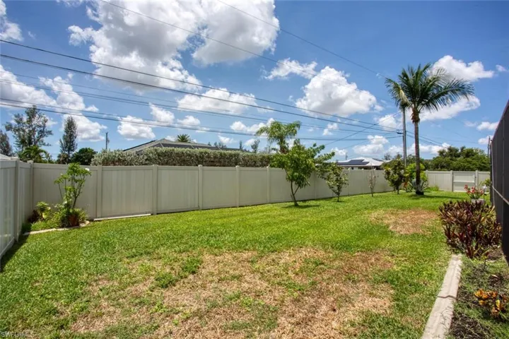 1918 NE 3rd  ST, Cape Coral, FL 33909