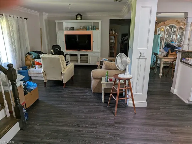1st floor living room