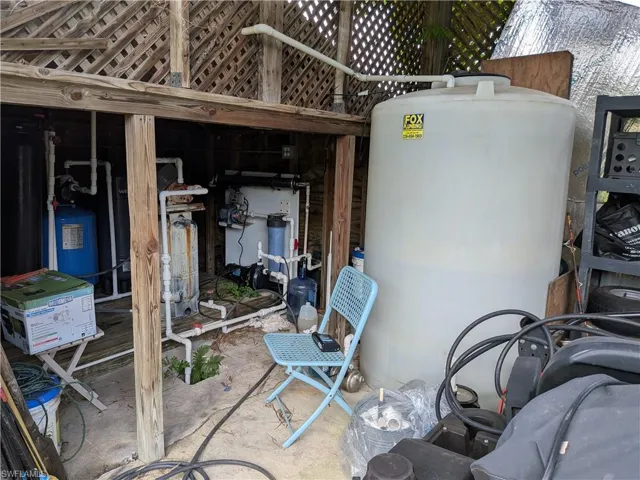 well pump and storage tank