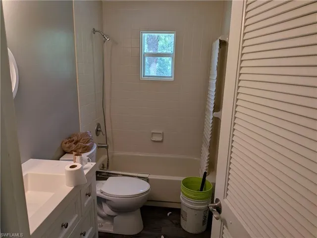 2nd floor bathroom
