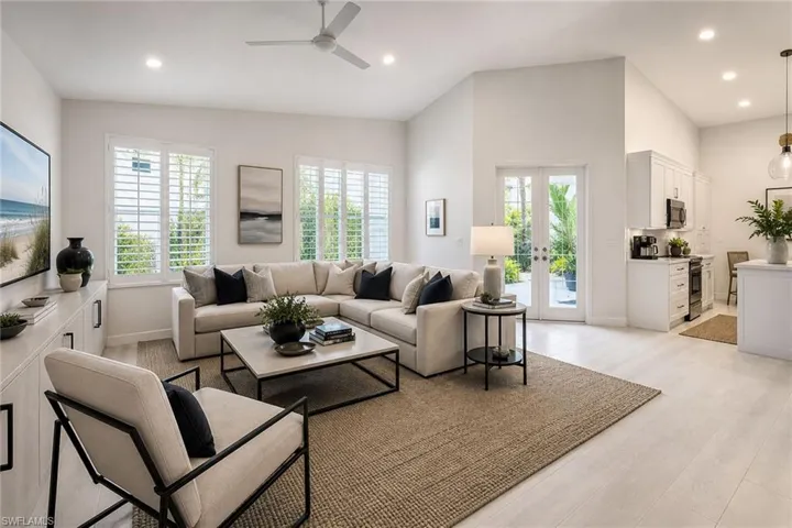 6572  Chestnut  CIR, Naples, FL 34109