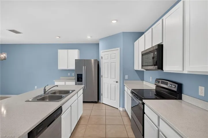 2547 Village Of Entrada St, Cape Coral, Florida 33909