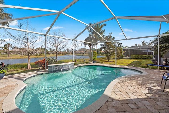 Pool w/waterfall feature
