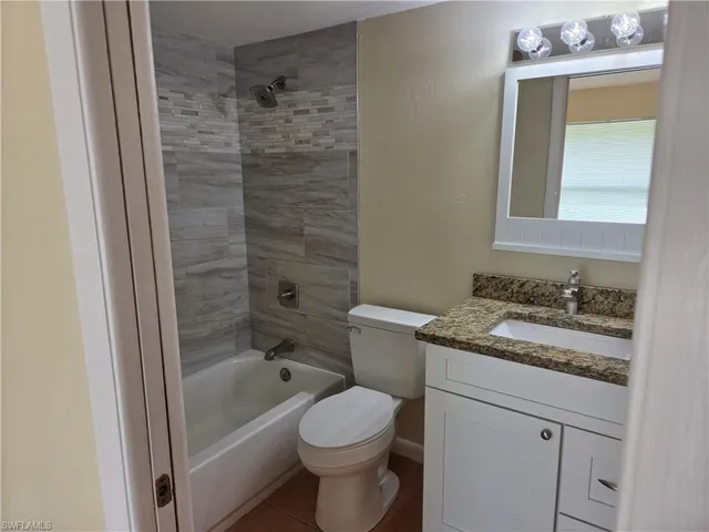 Second bedroom bath