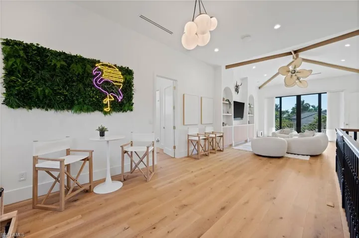 1140 8th St S, Naples, Florida 34102