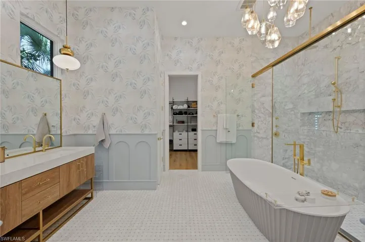 1140 8th St S, Naples, Florida 34102