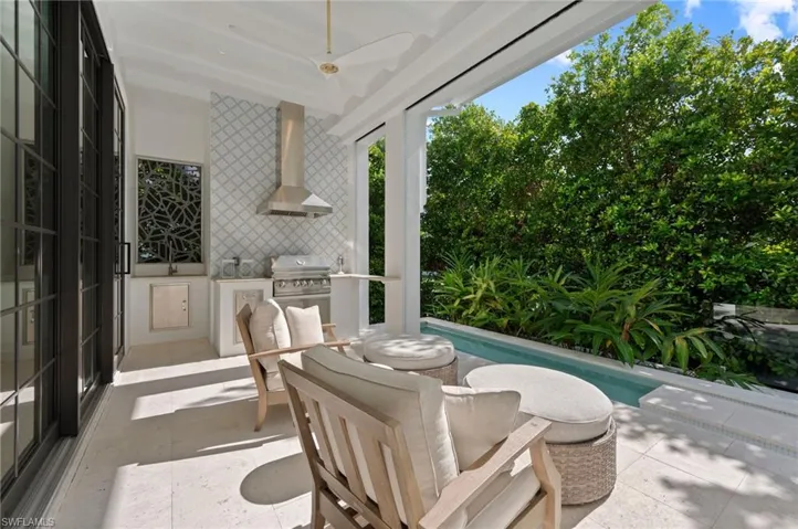 1140 8th St S, Naples, Florida 34102