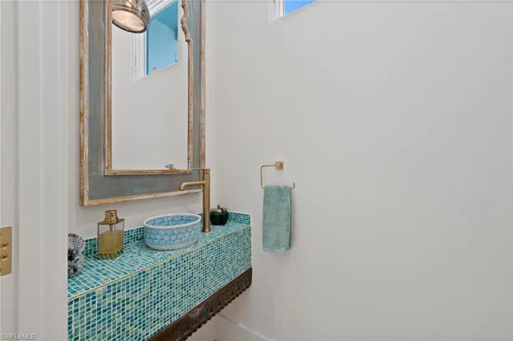 1140 8th St S, Naples, Florida 34102