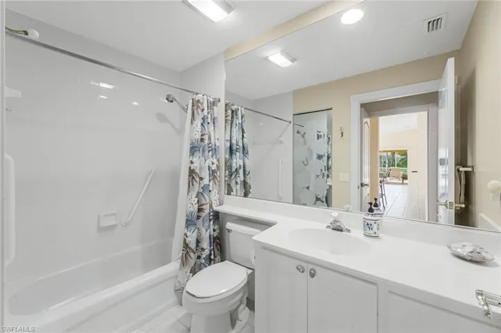 5361  Guadeloupe  WAY, Naples, FL 34119