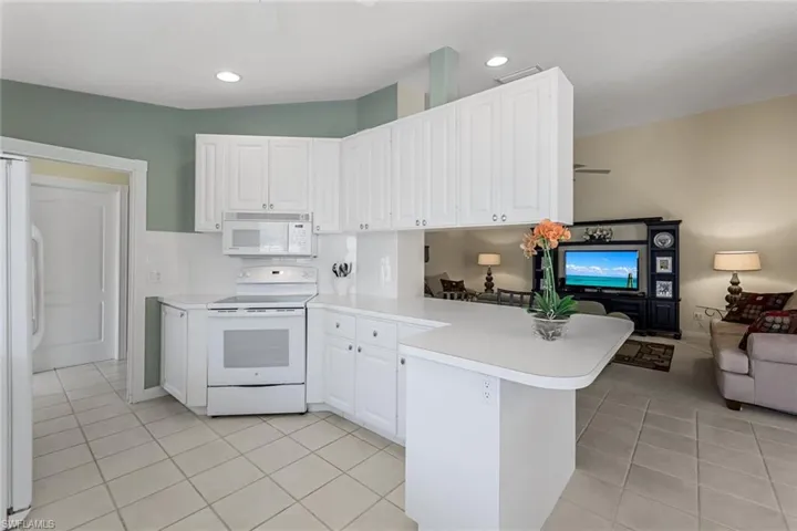 5361  Guadeloupe  WAY, Naples, FL 34119