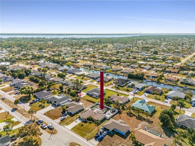Classic parkway style street for an extra special look to the neighborhood.