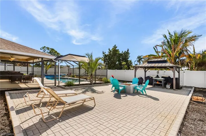 Very large, paved patio area, great for entertaining or just relaxing.