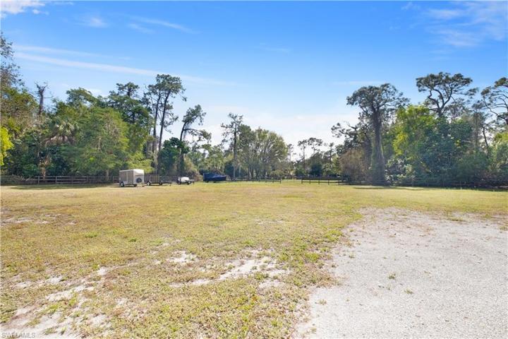 6210  Napa Woods  WAY, Naples, FL 34116