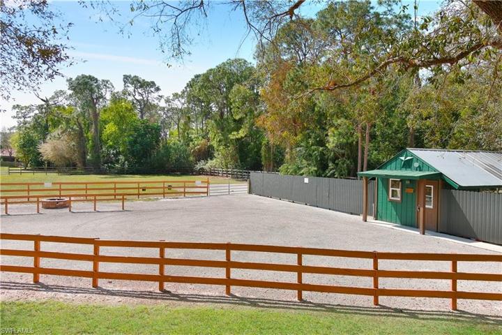 6210  Napa Woods  WAY, Naples, FL 34116